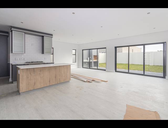 4 BEDROOM FREESTANDING FOR SALE IN PARKLANDS NORTH